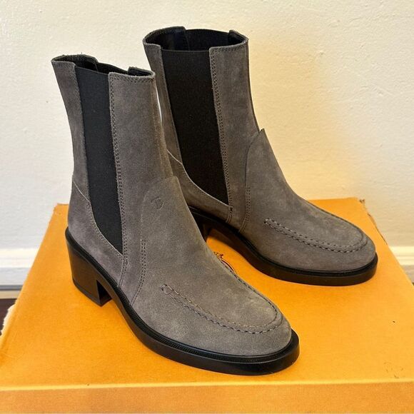 TOD’S Gray  Women's Tronchetto Ankle  suede Boots size US 5 1/2, new - Picture 1 of 11